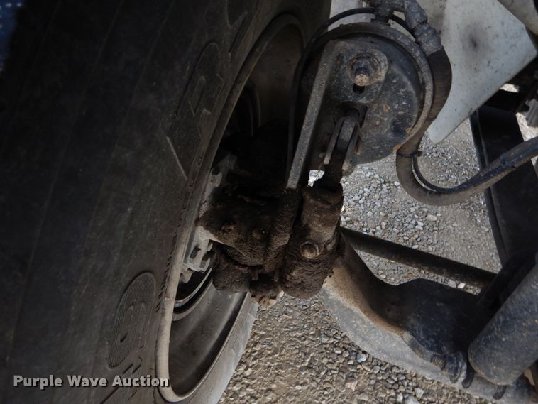 image for item DH5015 2004 International 4300 bucket truck