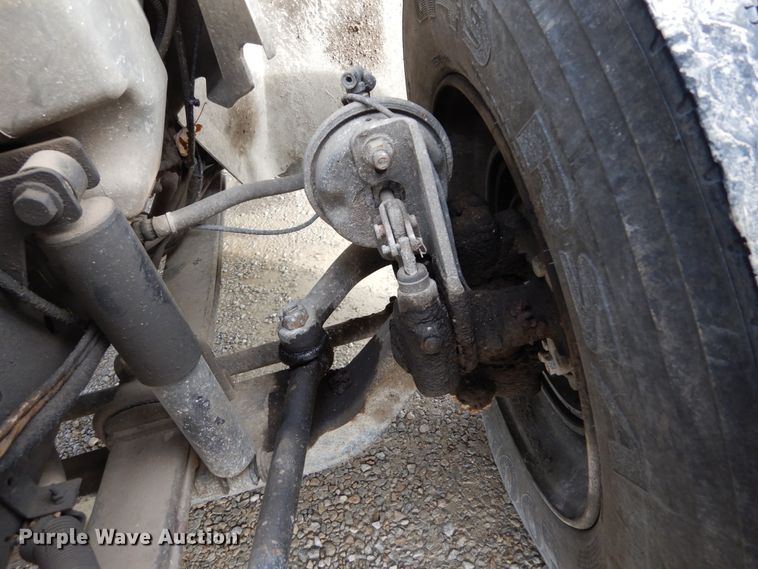 image for item DH5015 2004 International 4300 bucket truck