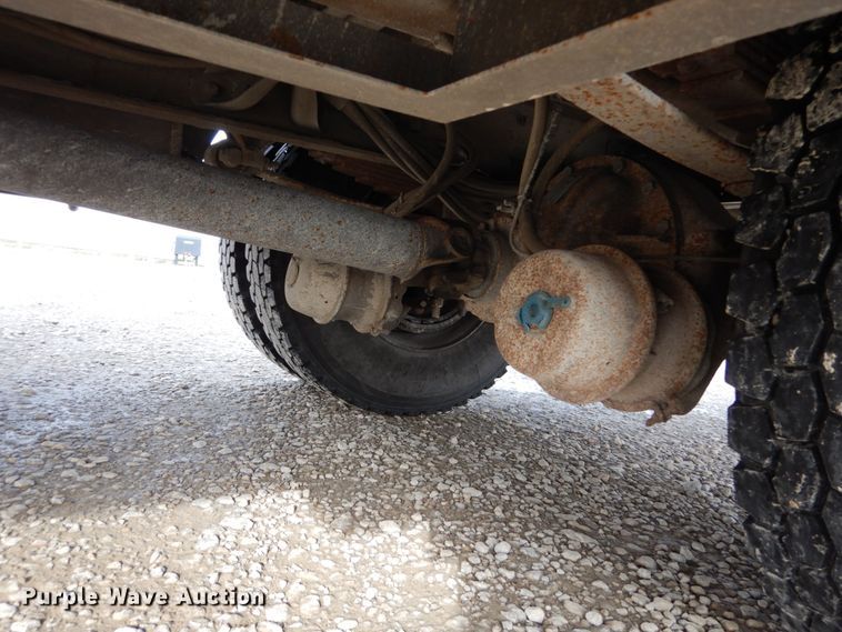 image for item DH5015 2004 International 4300 bucket truck