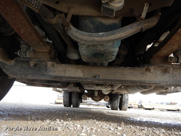 image for item DH5015 2004 International 4300 bucket truck