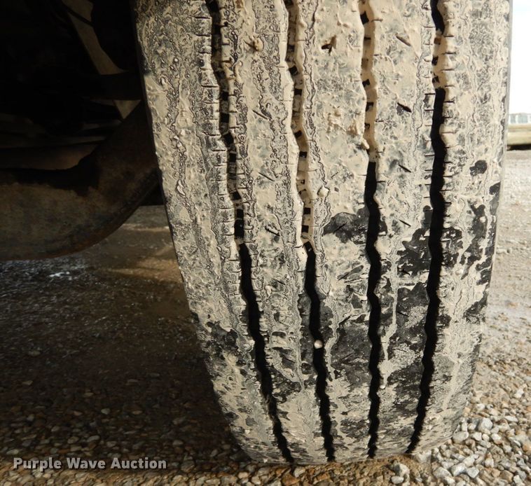 image for item DH5015 2004 International 4300 bucket truck