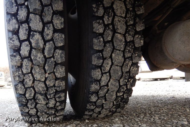 image for item DH5015 2004 International 4300 bucket truck