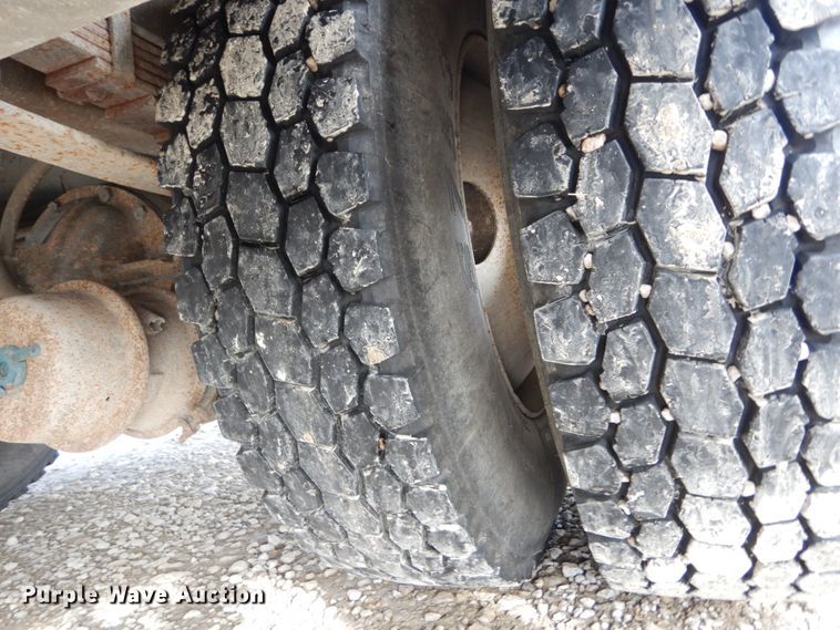 image for item DH5015 2004 International 4300 bucket truck