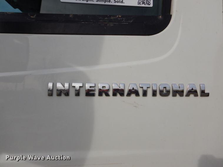 image for item DH5015 2004 International 4300 bucket truck