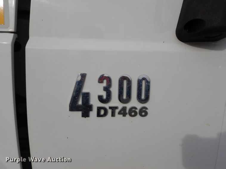 image for item DH5015 2004 International 4300 bucket truck