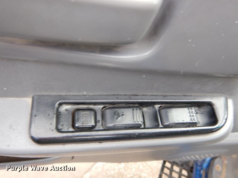 image for item DH5037 2006 Chevrolet W4500 flat dump bed truck