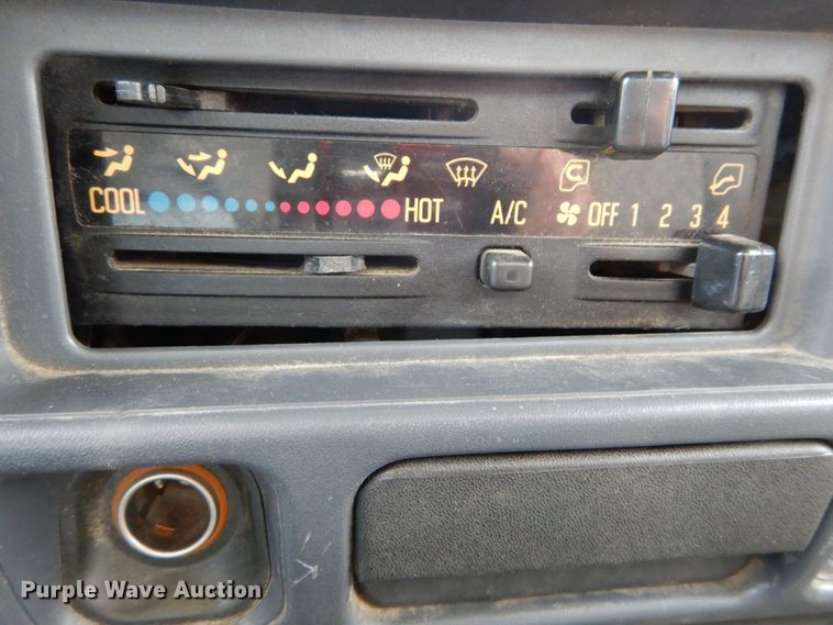 image for item DH5037 2006 Chevrolet W4500 flat dump bed truck