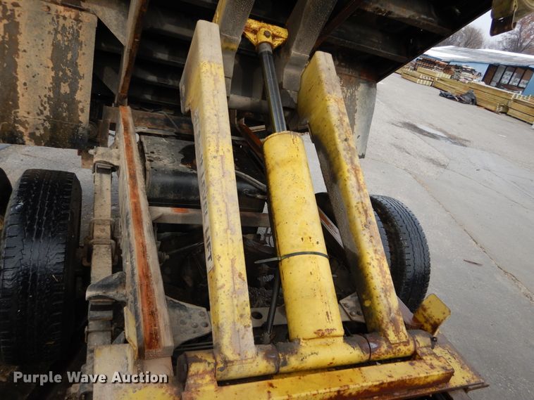 image for item DH5037 2006 Chevrolet W4500 flat dump bed truck