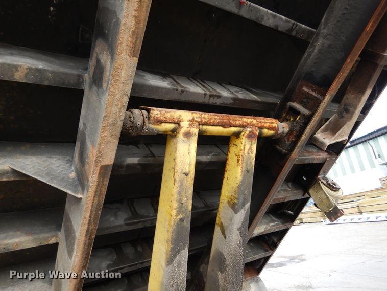 image for item DH5037 2006 Chevrolet W4500 flat dump bed truck