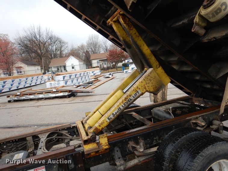 image for item DH5037 2006 Chevrolet W4500 flat dump bed truck