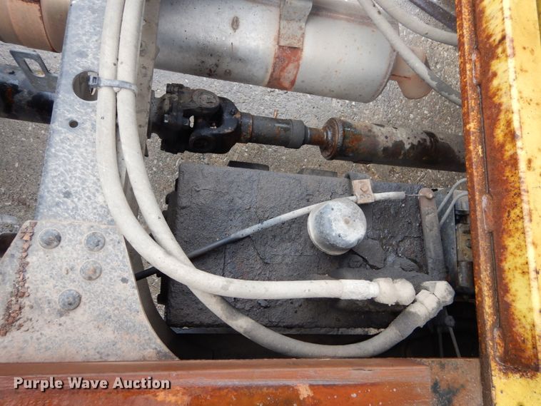 image for item DH5037 2006 Chevrolet W4500 flat dump bed truck