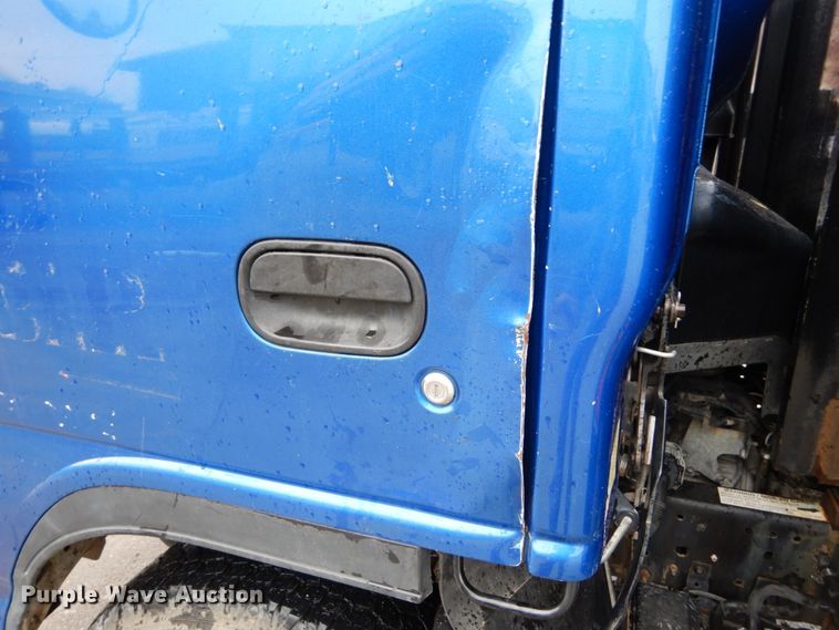 image for item DH5037 2006 Chevrolet W4500 flat dump bed truck