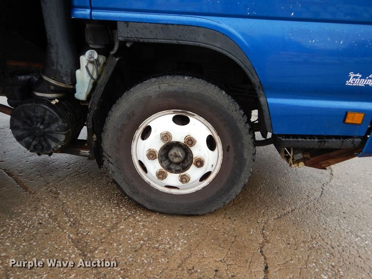 image for item DH5037 2006 Chevrolet W4500 flat dump bed truck