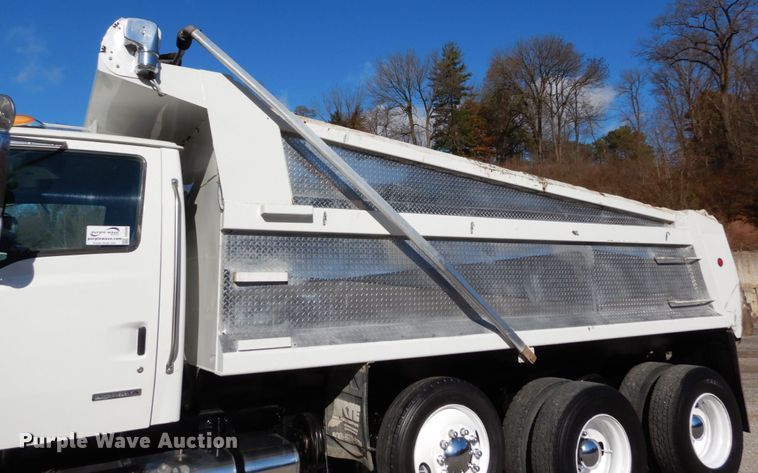 image for item DH5040 2005 Sterling Acterra dump truck