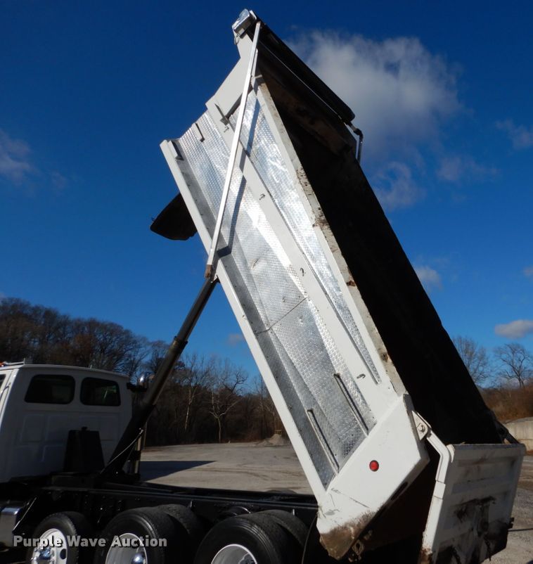 image for item DH5040 2005 Sterling Acterra dump truck