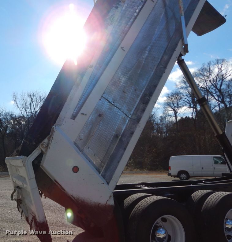 image for item DH5040 2005 Sterling Acterra dump truck