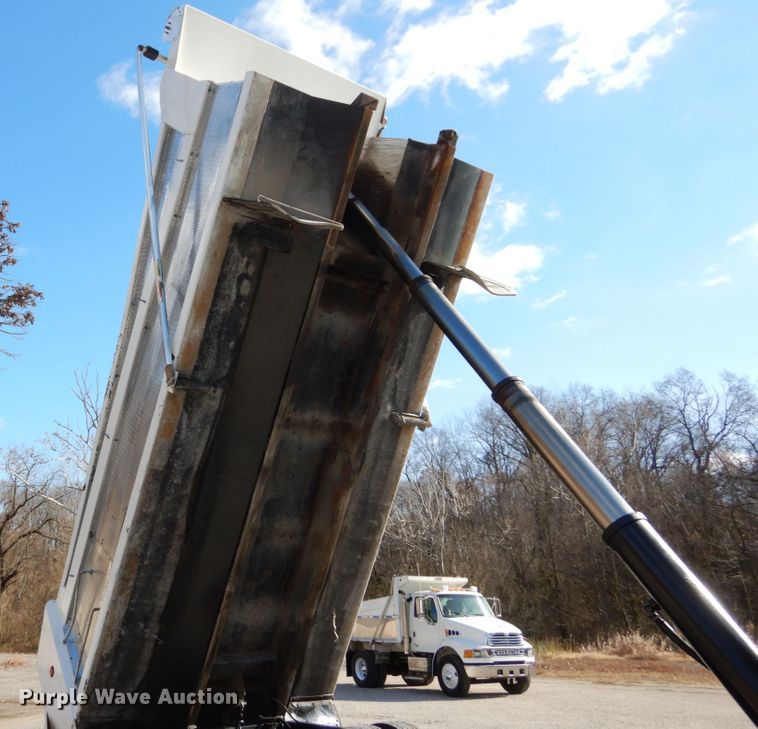 image for item DH5040 2005 Sterling Acterra dump truck