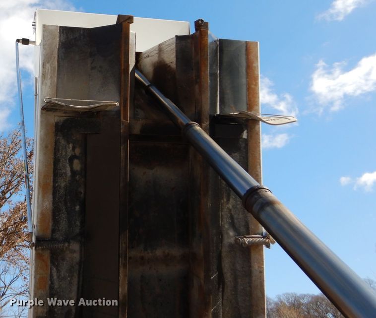 image for item DH5040 2005 Sterling Acterra dump truck