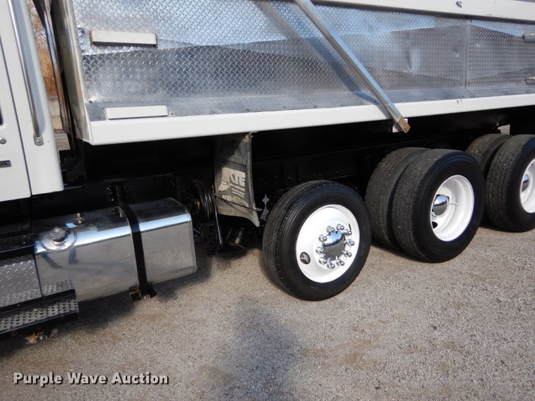 image for item DH5040 2005 Sterling Acterra dump truck