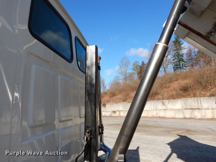 image for item DH5041 2005 Sterling Acterra dump truck