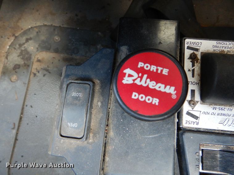 image for item DH5041 2005 Sterling Acterra dump truck