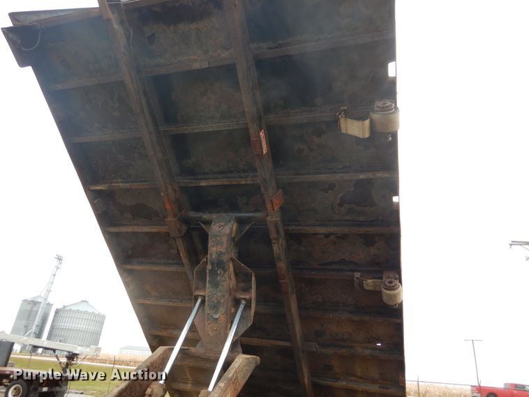 image for item DH5043 2002 GMC C6500 flat dump bed truck