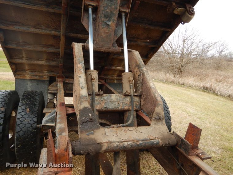 image for item DH5043 2002 GMC C6500 flat dump bed truck