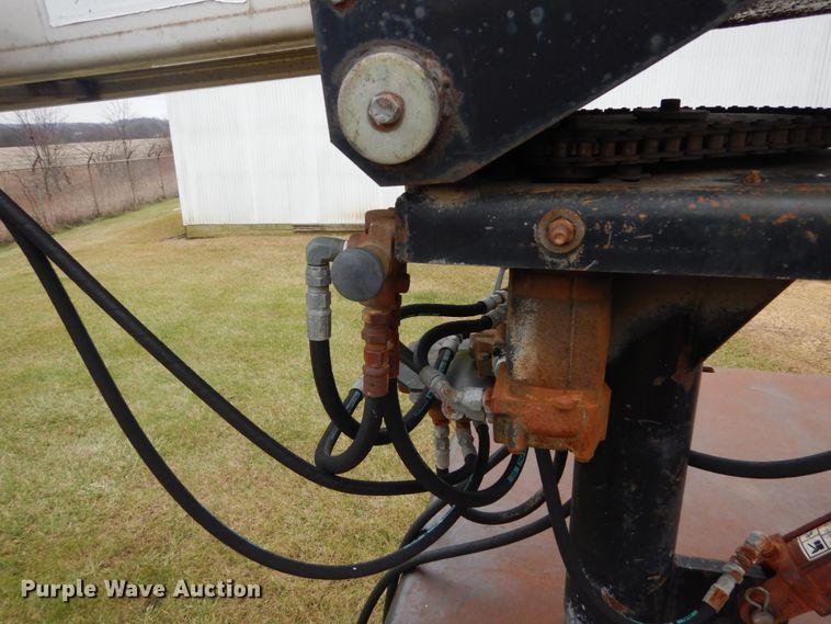 image for item DH5044 2003 GMC C7500 flat dump bed truck with conveyor