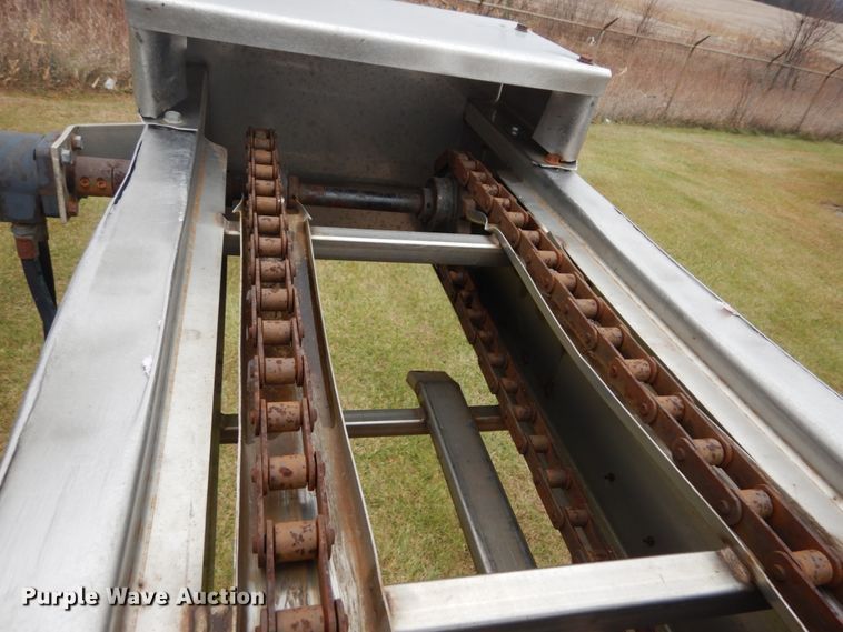 image for item DH5044 2003 GMC C7500 flat dump bed truck with conveyor