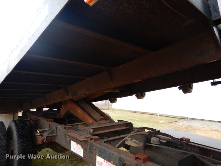 image for item DH5044 2003 GMC C7500 flat dump bed truck with conveyor