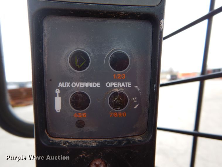 image for item DH5047 2012 Case SV250 skid steer