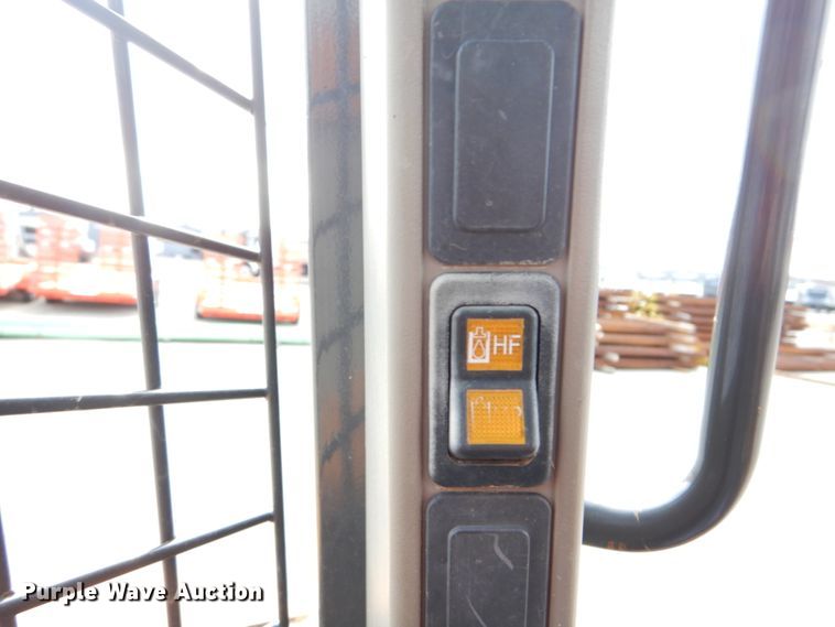 image for item DH5047 2012 Case SV250 skid steer