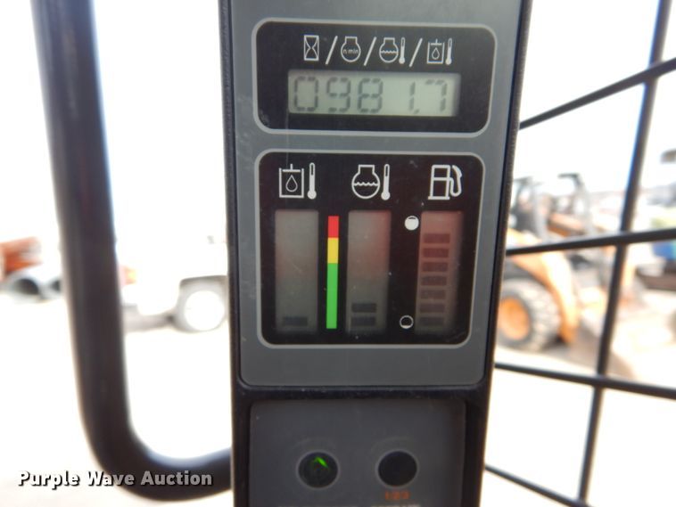 image for item DH5048 2014 Case TR270 skid steer