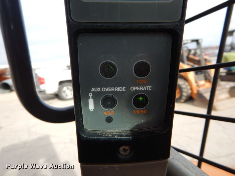 image for item DH5048 2014 Case TR270 skid steer