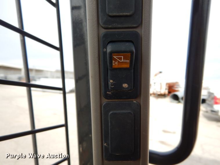 image for item DH5048 2014 Case TR270 skid steer