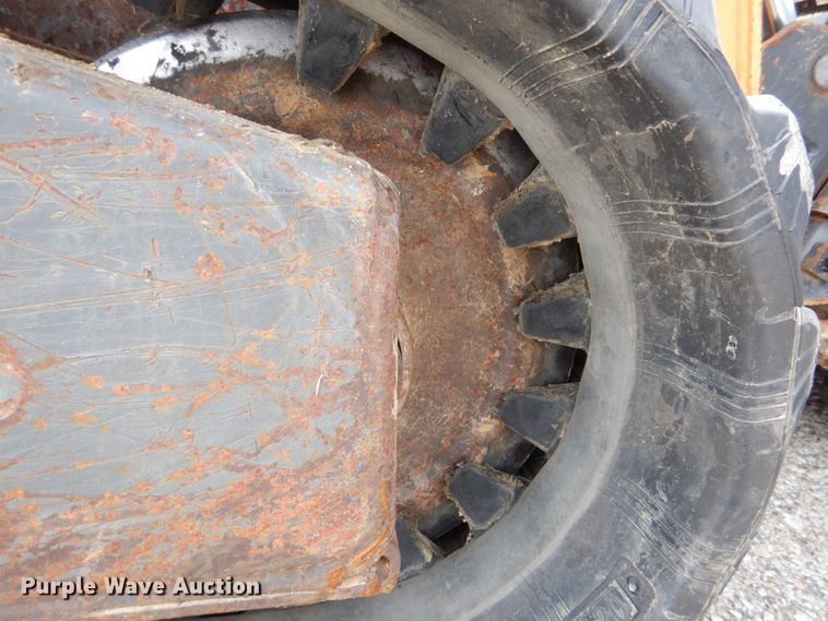 image for item DH5048 2014 Case TR270 skid steer