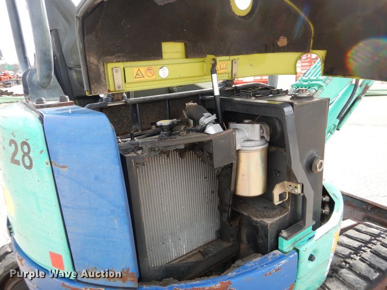 image for item DH5049 2006 IHI 35VX2 mini excavator