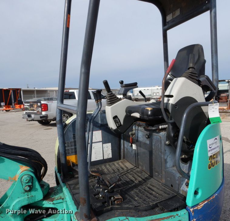 image for item DH5049 2006 IHI 35VX2 mini excavator