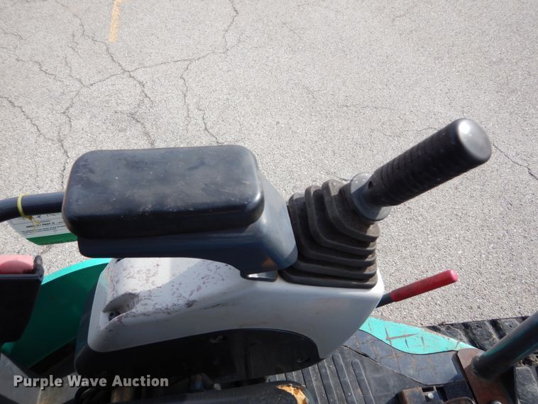 image for item DH5049 2006 IHI 35VX2 mini excavator