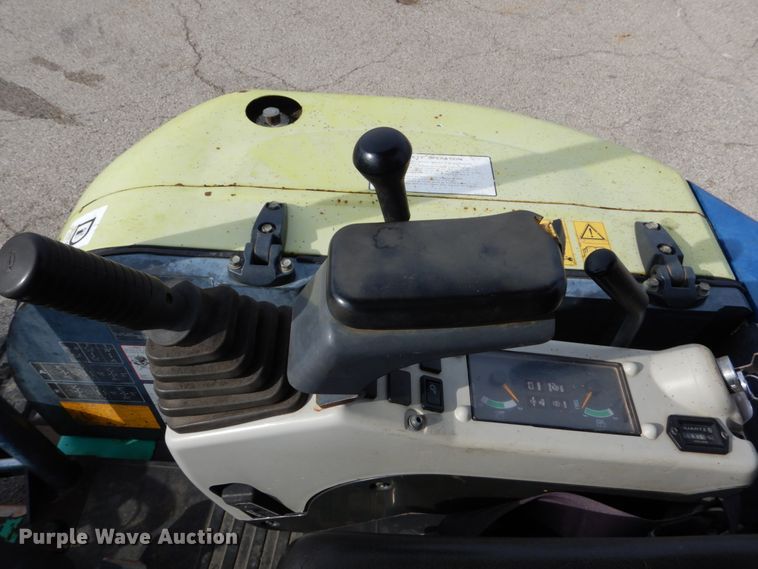 image for item DH5049 2006 IHI 35VX2 mini excavator