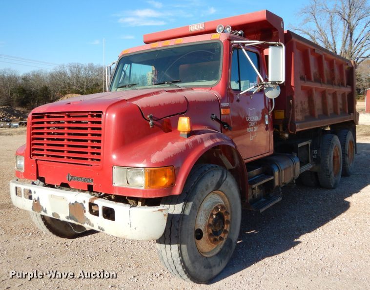 image for item DH5050 2000 International 4900 dump truck