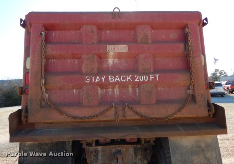 image for item DH5050 2000 International 4900 dump truck