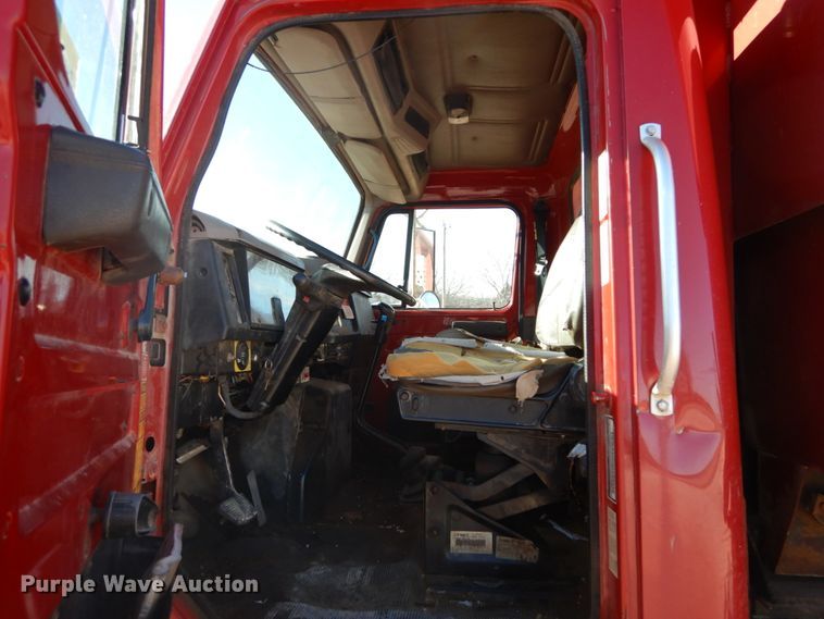 image for item DH5050 2000 International 4900 dump truck