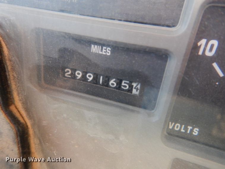 image for item DH5050 2000 International 4900 dump truck