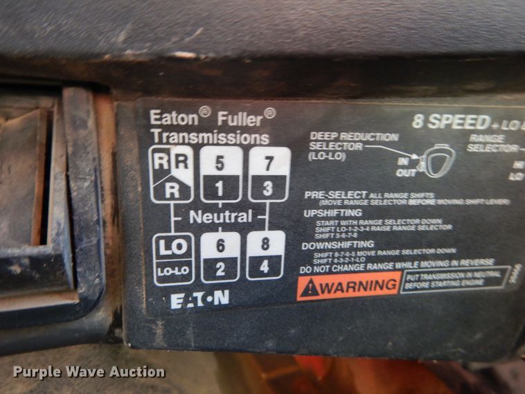 image for item DH5050 2000 International 4900 dump truck