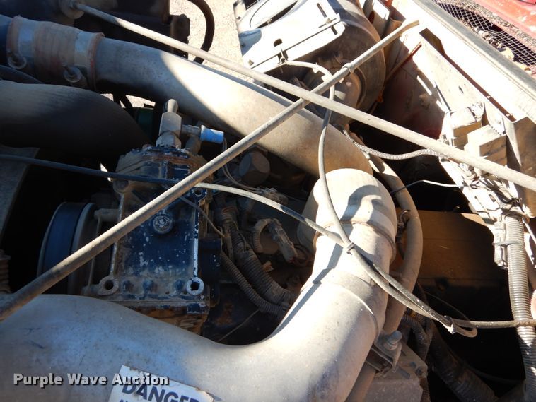 image for item DH5050 2000 International 4900 dump truck