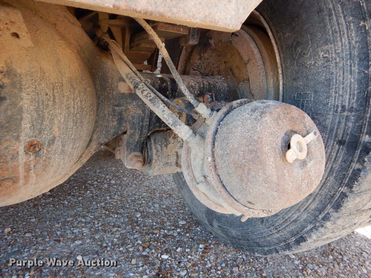 image for item DH5050 2000 International 4900 dump truck