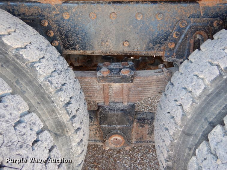 image for item DH5050 2000 International 4900 dump truck