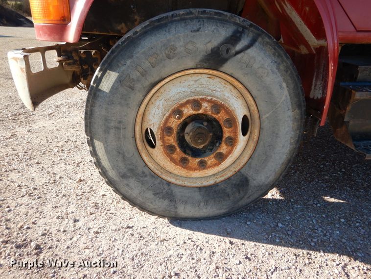 image for item DH5050 2000 International 4900 dump truck