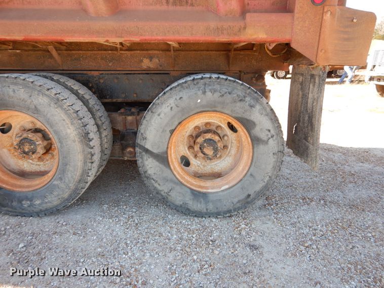 image for item DH5050 2000 International 4900 dump truck
